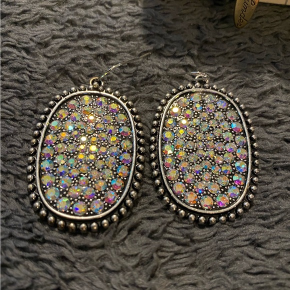 Plunder necklace & bling earrings. Teal beads with bling & leopard fabric. - Picture 2 of 3